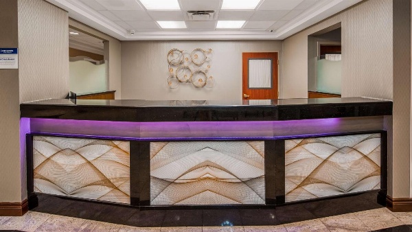 Best Western Plus Travel Hotel Toronto Airport image 2