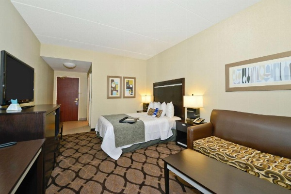 Best Western Plus Travel Hotel Toronto Airport image 21